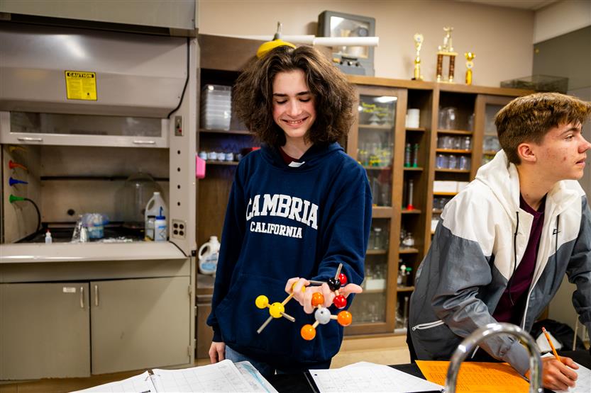 Franklin High students in chemistry class